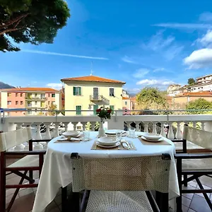 villa-migliorini-lusso-comfort-in-finalborgo.hotelitalianriviera.com/